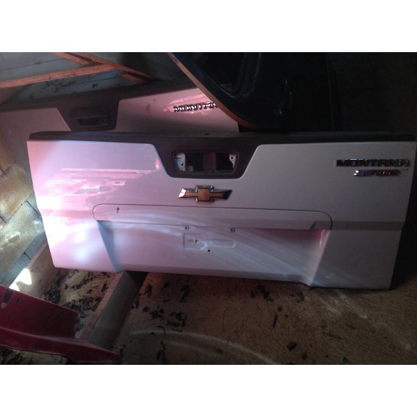 Tampa Traseira Montana 2015