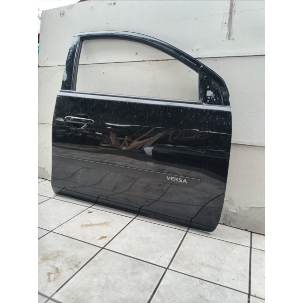 Porta Dianteira Direita Nissan Versa 2015 A 2019